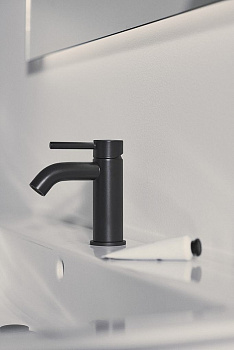 Смеситель для раковины Ideal Standard Ceraline BC268XG Silk Black
